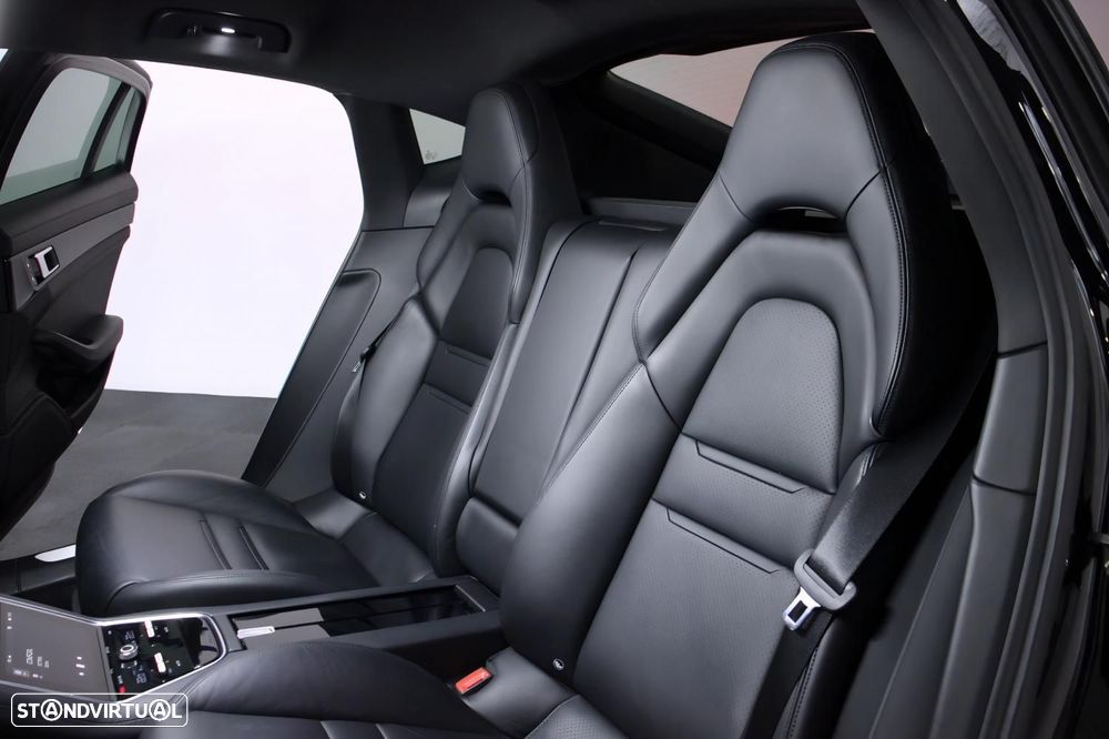 Porsche Panamera 4 E-Hybrid - 18