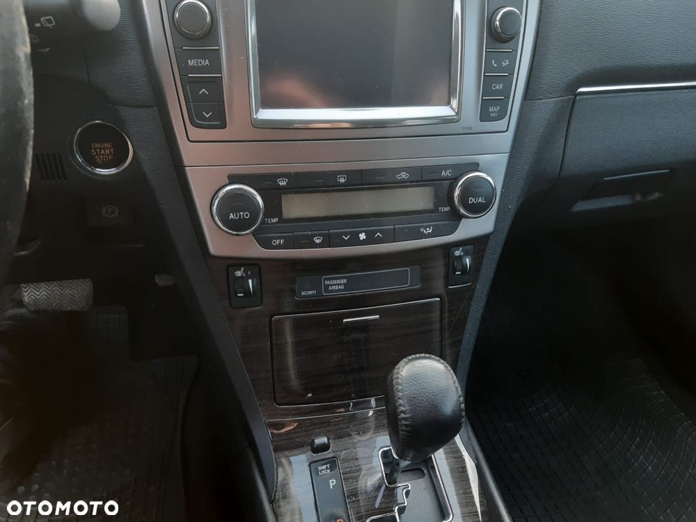 Toyota Avensis 1.8 Premium MS - 10