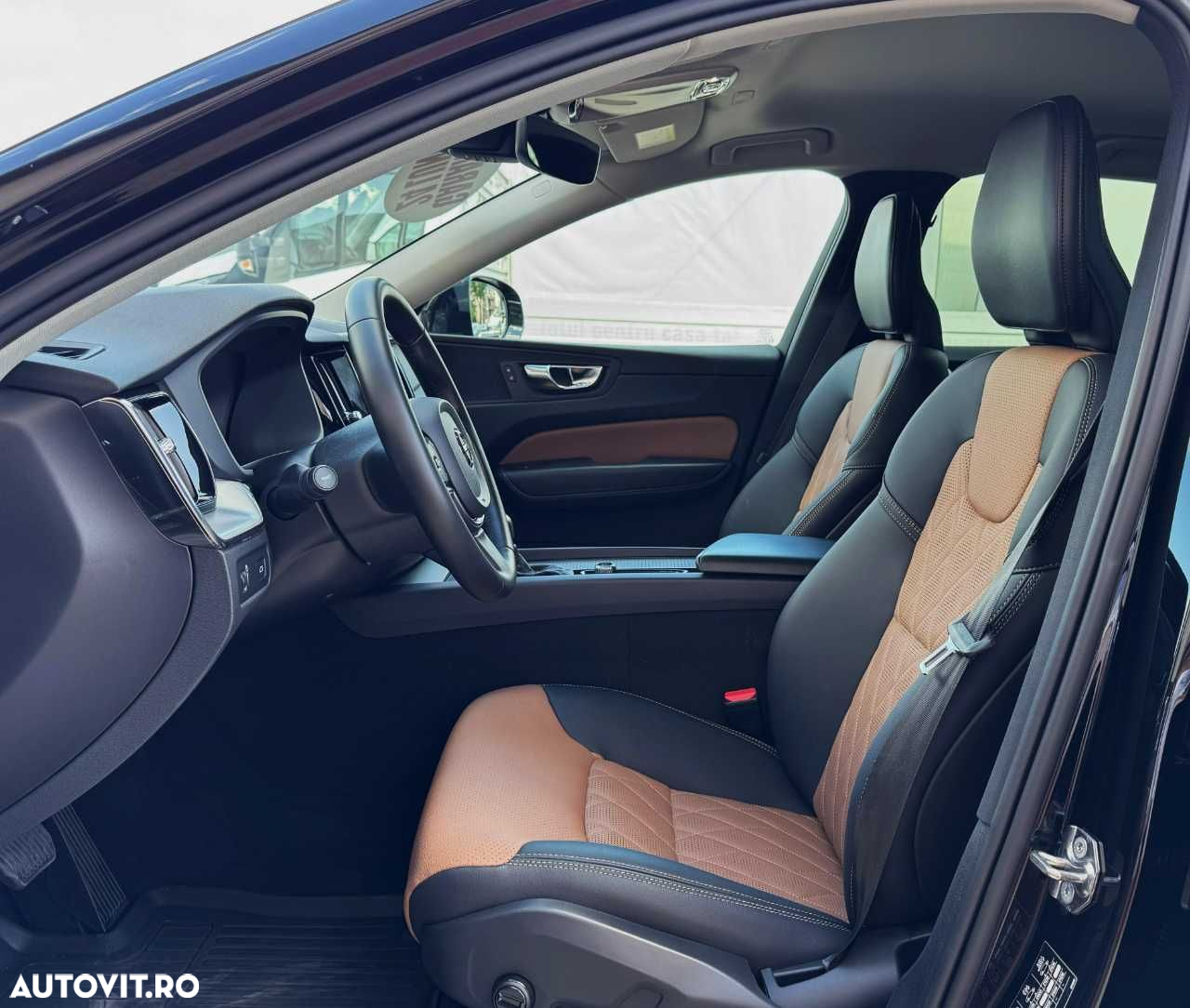 Volvo XC 60 D4 Momentum Pro - 17