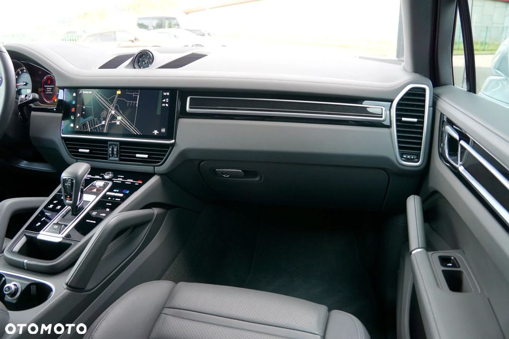 Porsche Cayenne Standard - 29