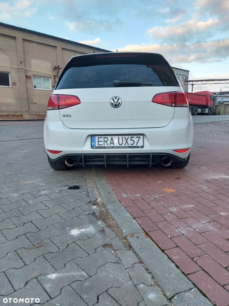 Volkswagen Golf 2.0 GTI - 4