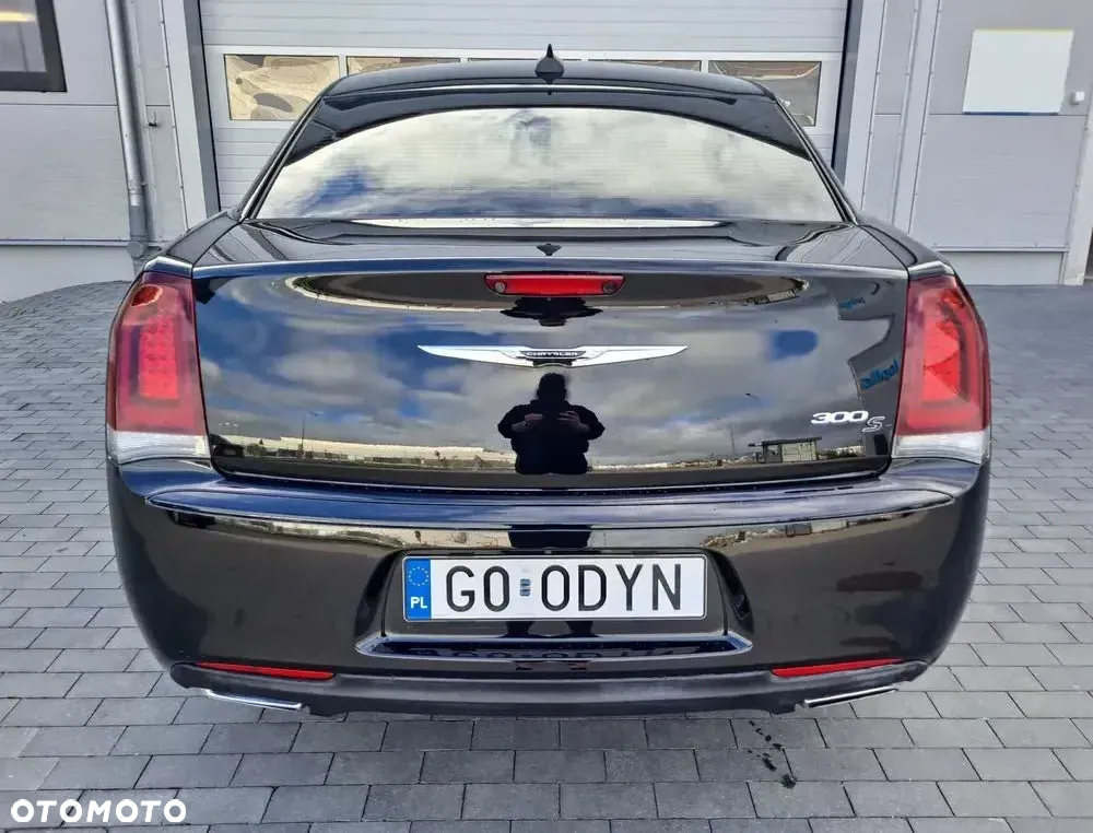 Chrysler 300s - 14