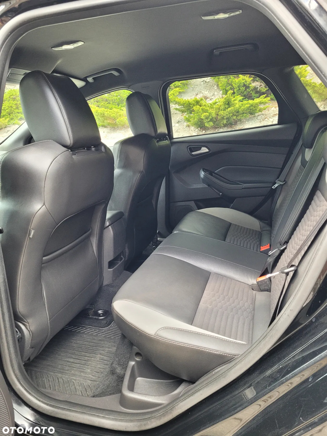 Ford Focus Turnier 2.0 TDCi ST mit Leder-Sport-Paket - 13