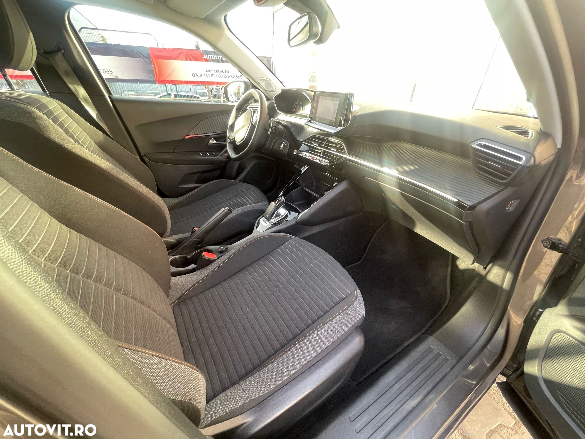 Peugeot 2008 1.5 BlueHDI 130 S&S EAT8 Allure - 18