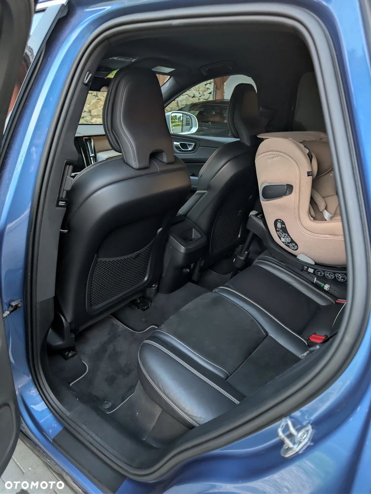 Volvo XC 60 D4 SCR AWD R-Design - 8