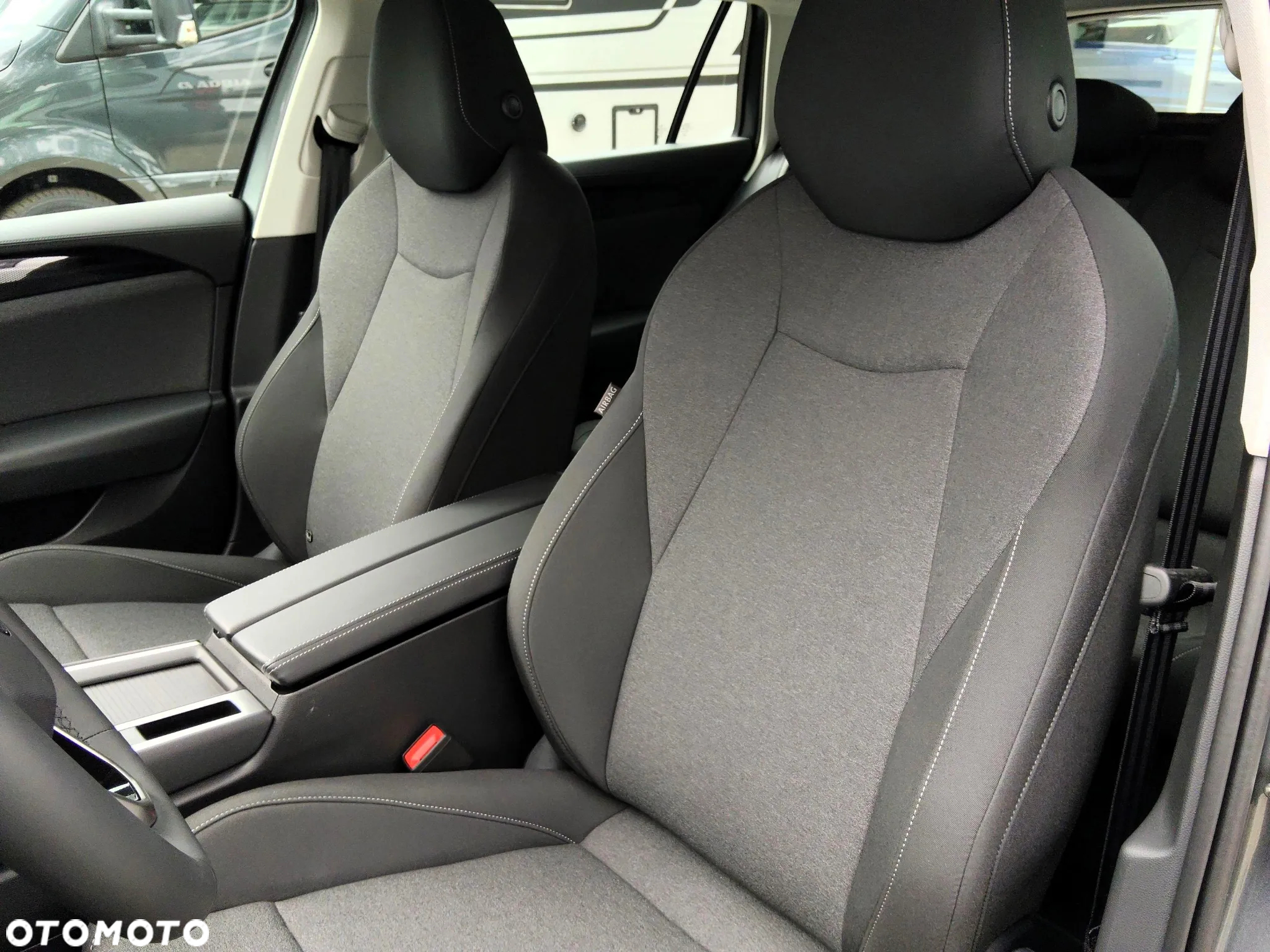 Volkswagen Passat 1.5 TSI ACT mHEV DSG - 11