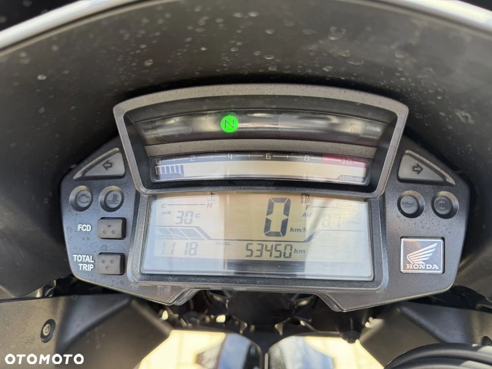 Honda VFR - 16