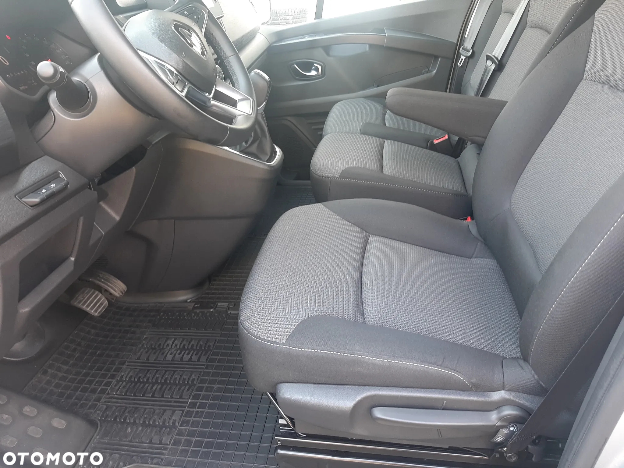 Renault Trafic SpaceClass 2.0 dCi - 25
