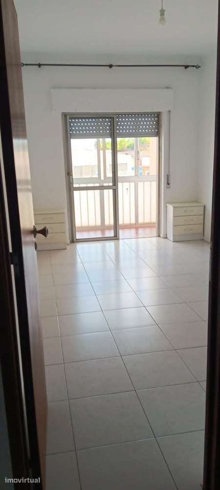 Apartamento T3 em Setúbal num 3º andar em prédio com elevador - Grande imagem: 3/10