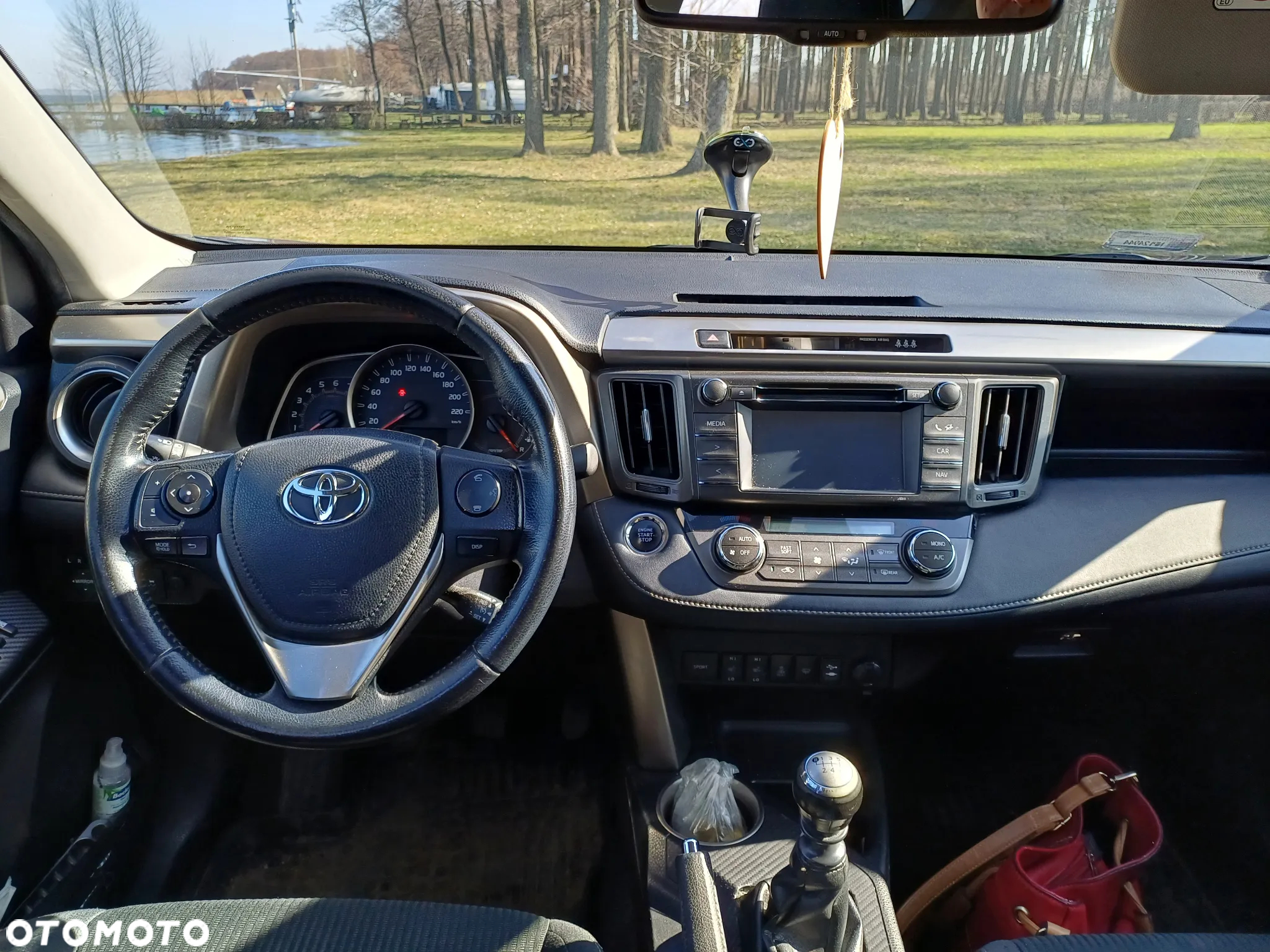 Toyota RAV4 - 8