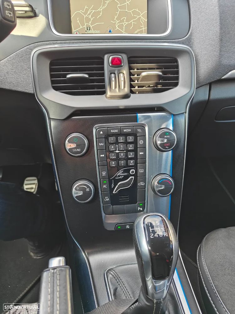 Volvo V40 2.0 D2 R-Design - 10