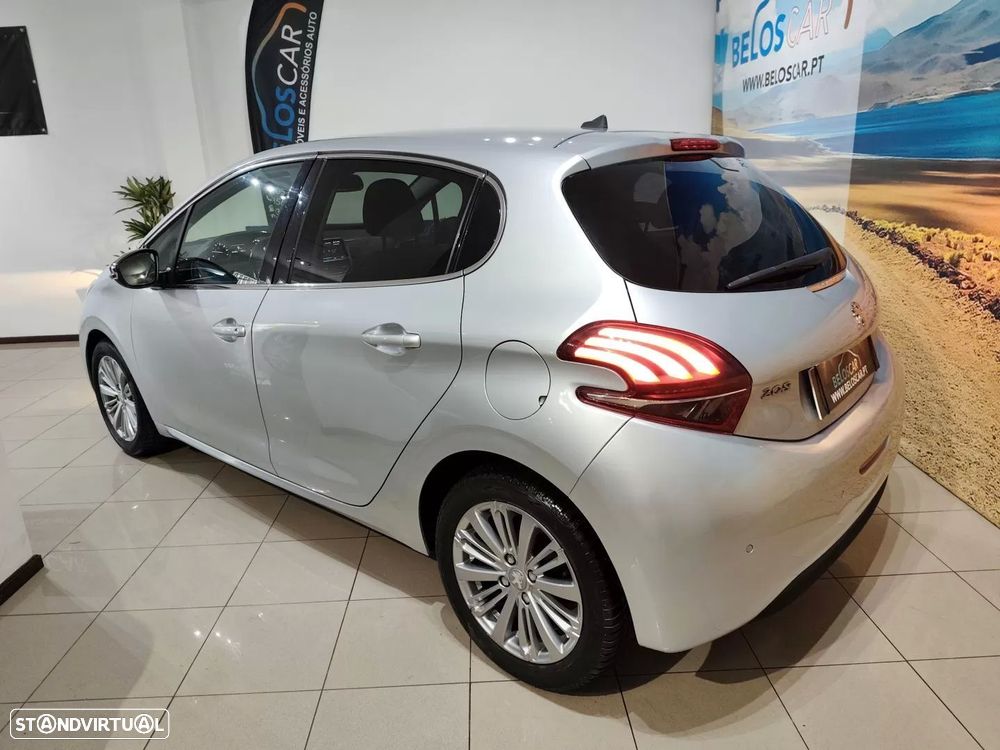 Peugeot 208 1.2 PureTech Allure - 5