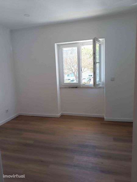 T2 remodelado com canalização e eletricidade tudo novo - Grande imagem: 3/11