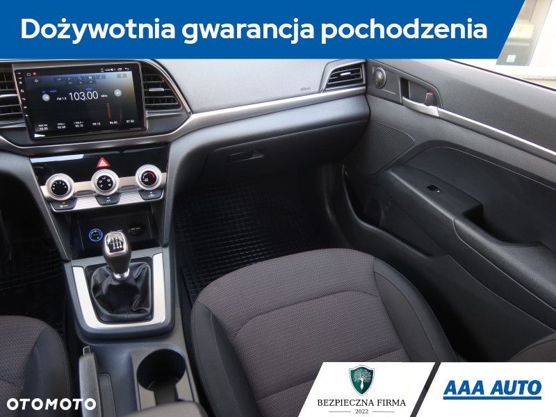 Hyundai Elantra - 10