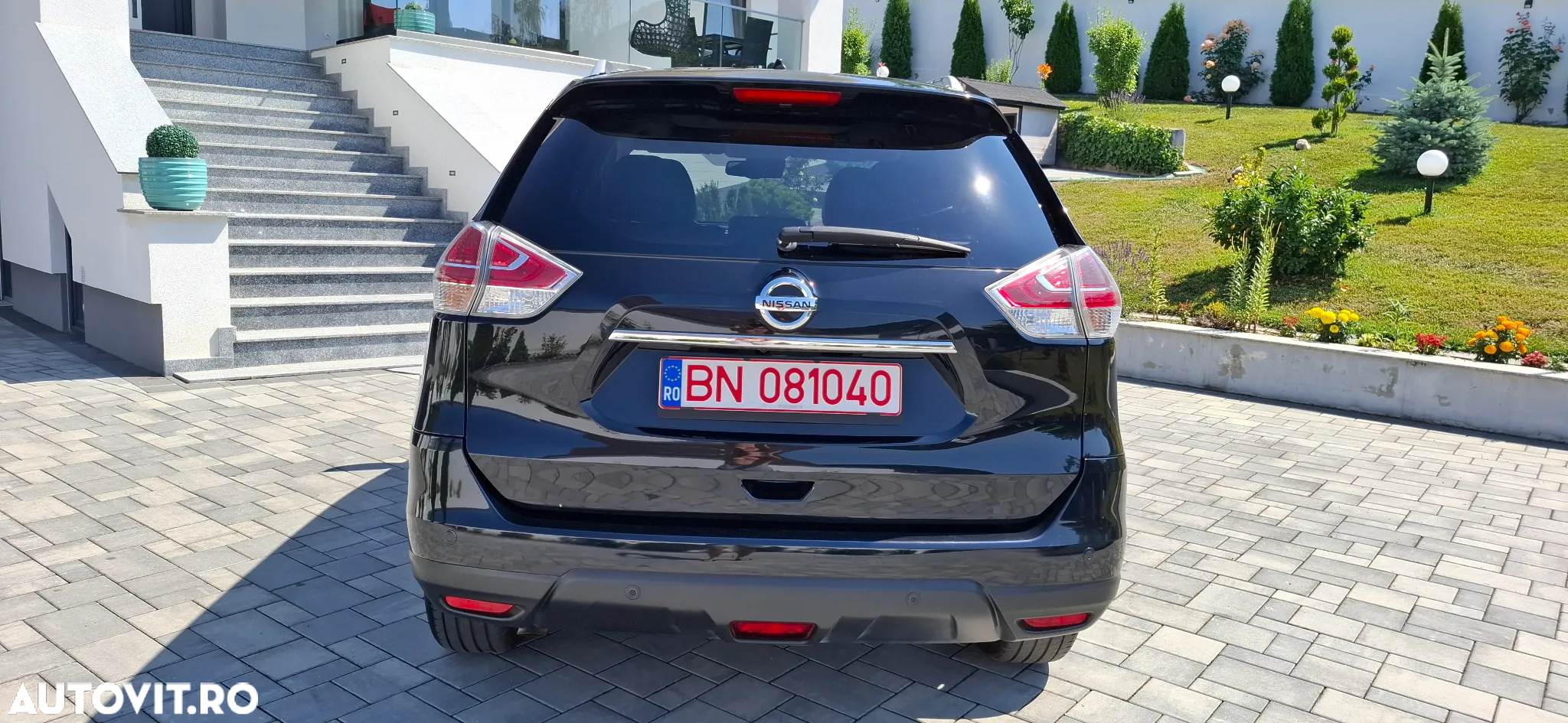 Nissan X-Trail 2.0 dCi ALL-MODE 4x4i Xtronic Tekna - 17
