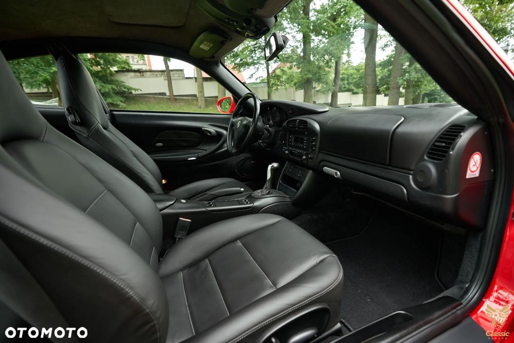 Porsche 911 Carrera - 38