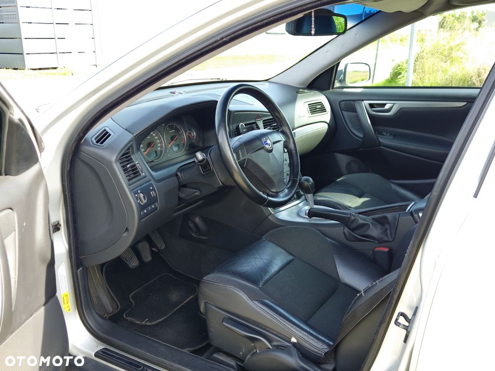 Volvo S60 2.4D5 Momentum - 9