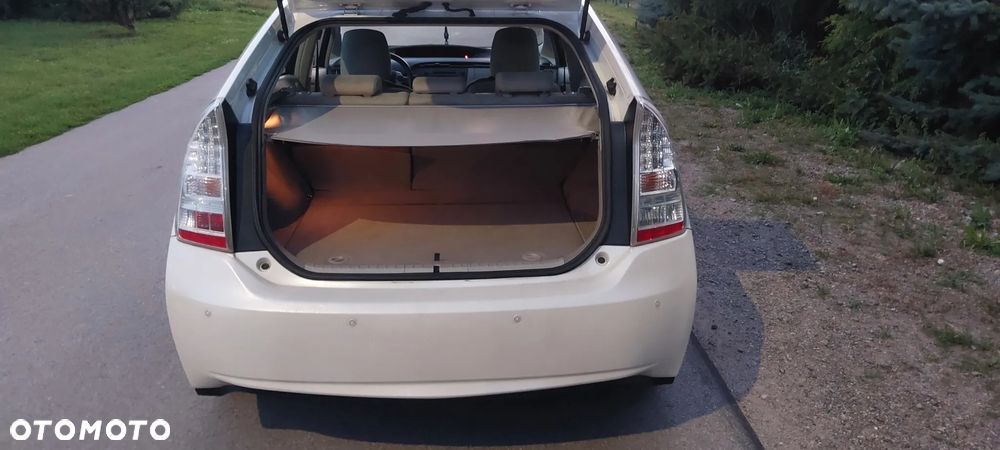 Toyota Prius - 15
