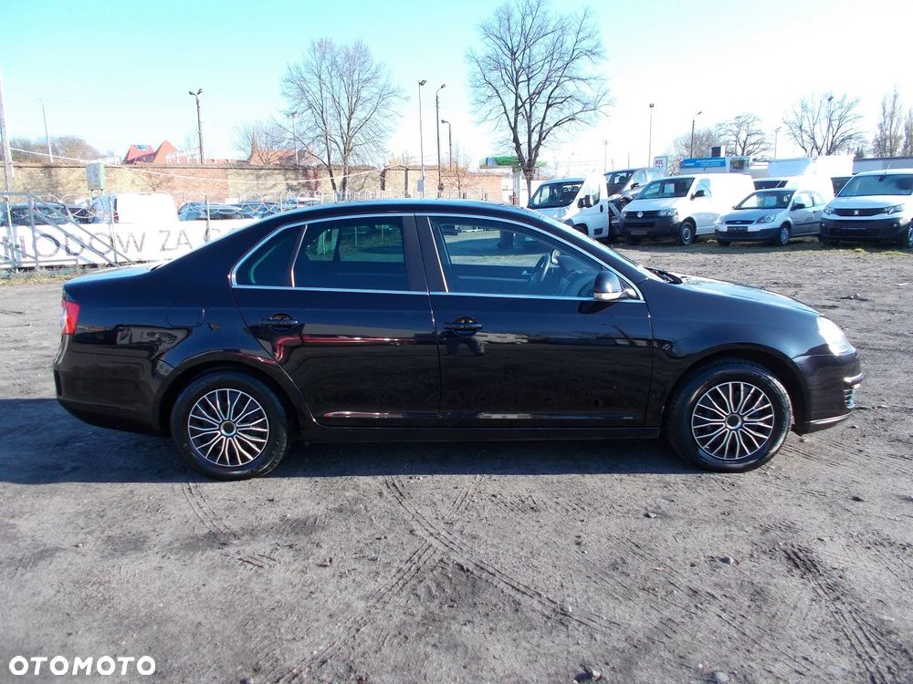 Volkswagen Jetta 1.4 TSI Comfortline - 5