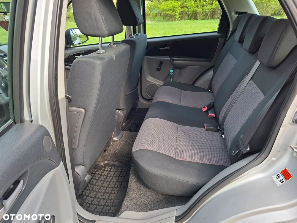 Suzuki SX4 - 17