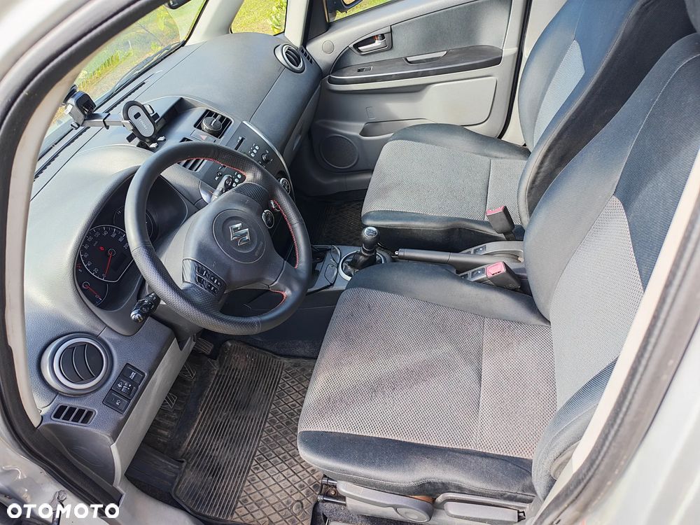 Suzuki SX4 1.6 GS / Premium - 33