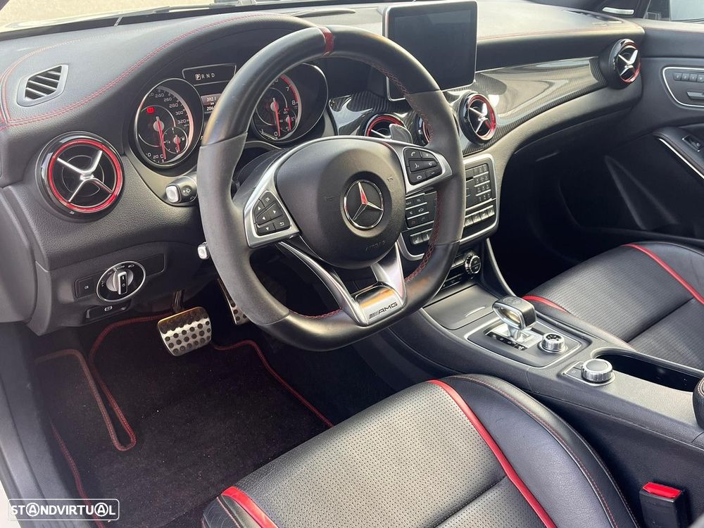 Mercedes-Benz CLA 45 AMG 4Matic Speedshift 7G-DCT Night Edition - 32