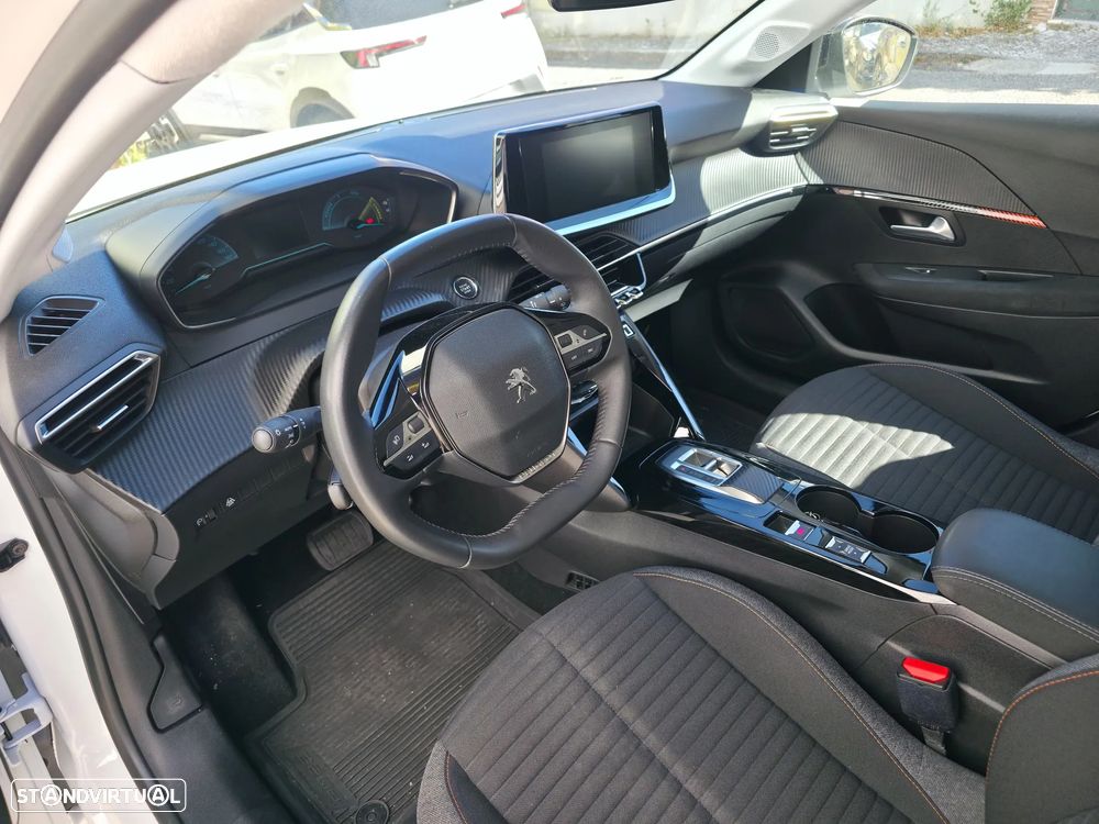 Peugeot 208 - 7