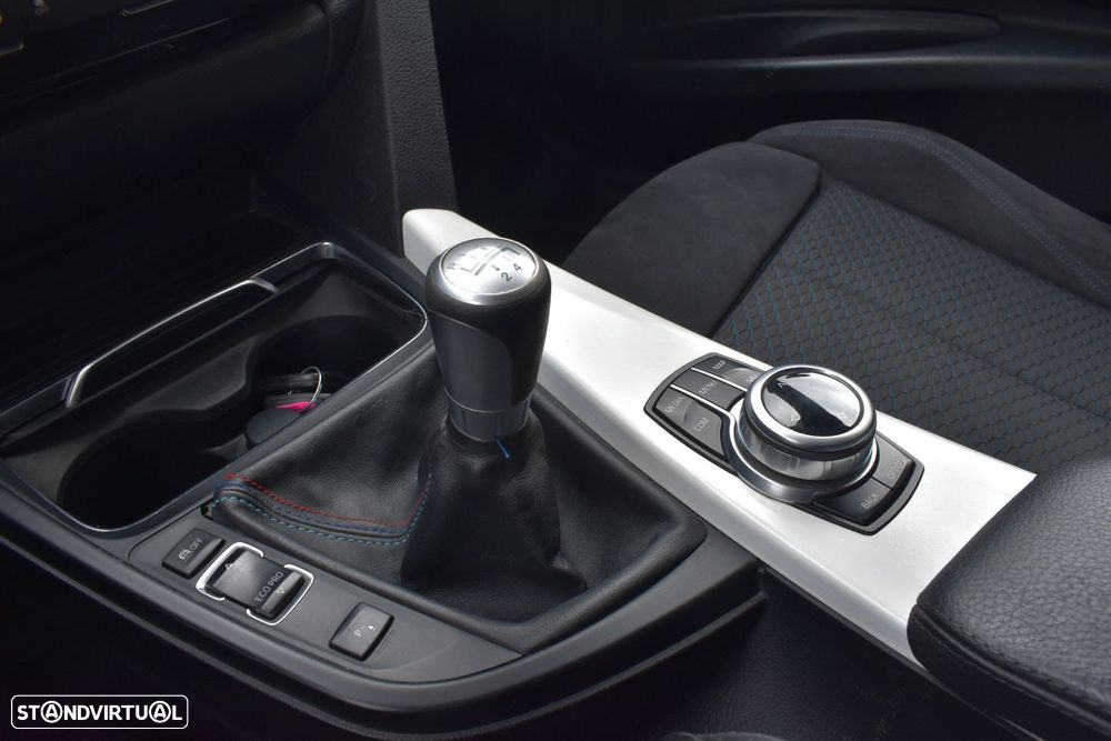 BMW 316 d Pack M - 11