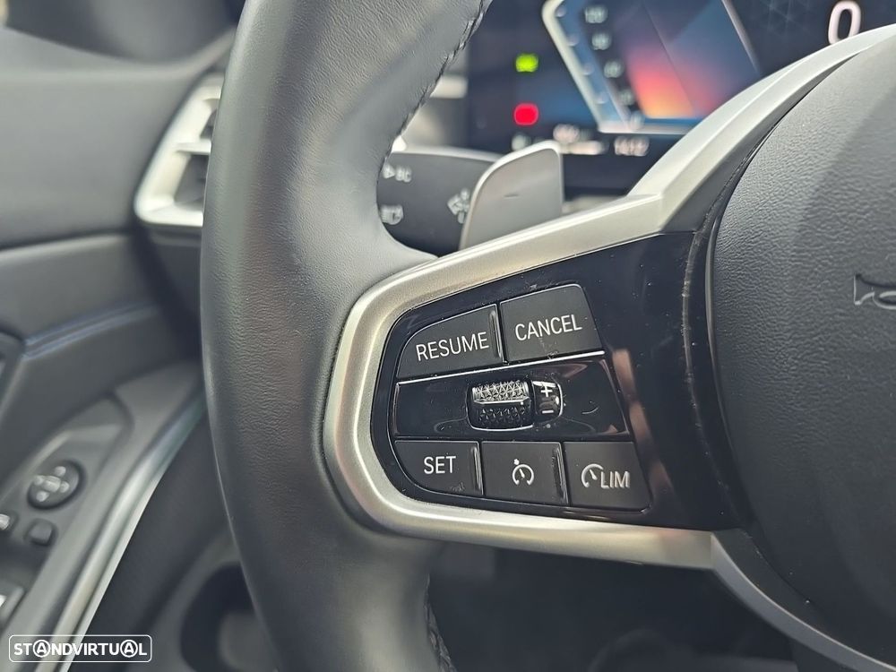 BMW 320 d Pack Desportivo M Auto - 17