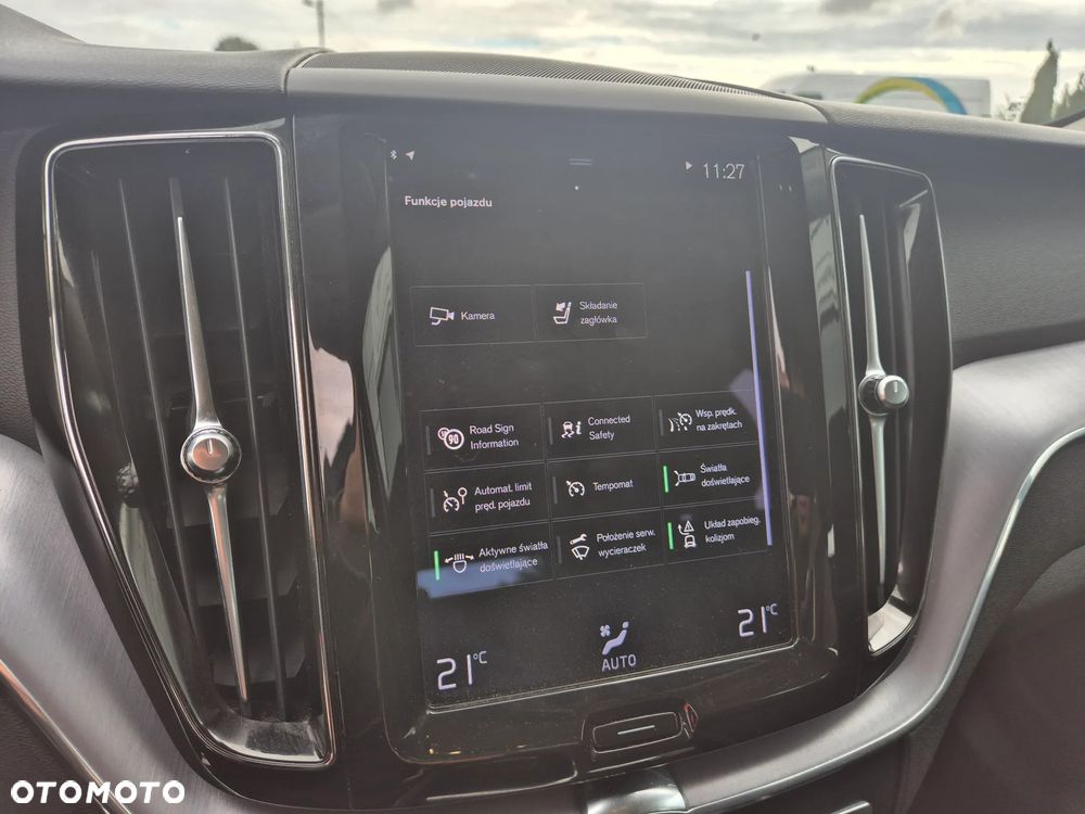 Volvo XC 60 B4 D AWD Geartronic Momentum Pro - 29