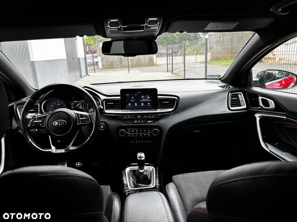Kia ProCeed - 11