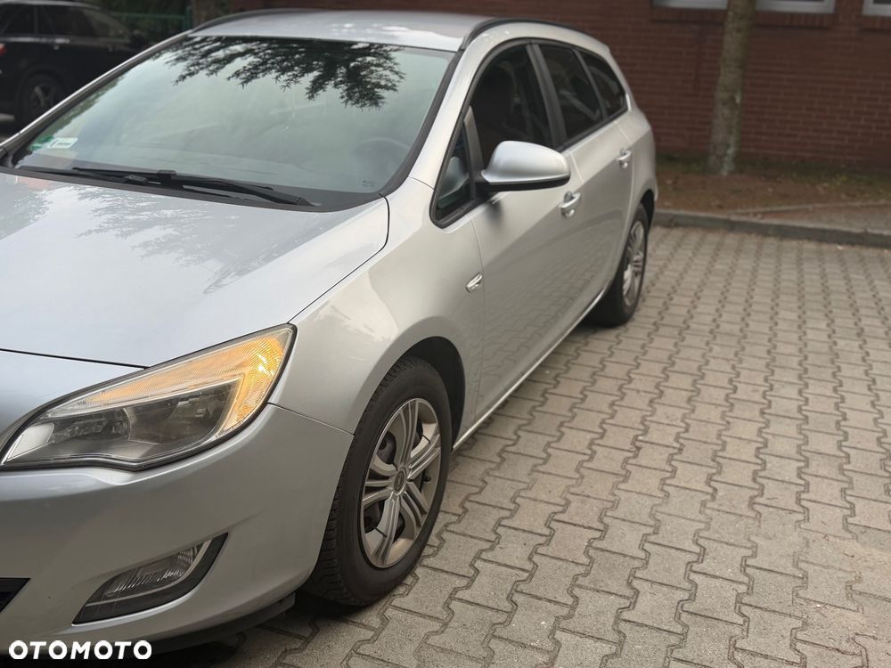 Opel Astra 1.3 CDTI Enjoy ecoFLEX - 2
