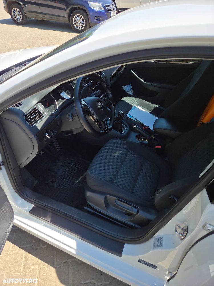 Volkswagen Jetta 2.0 TDI Comfortline - 7
