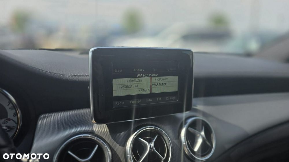 Mercedes-Benz CLA - 13