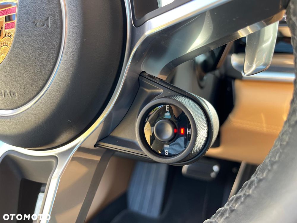 Porsche Panamera 4 E-Hybrid - 10