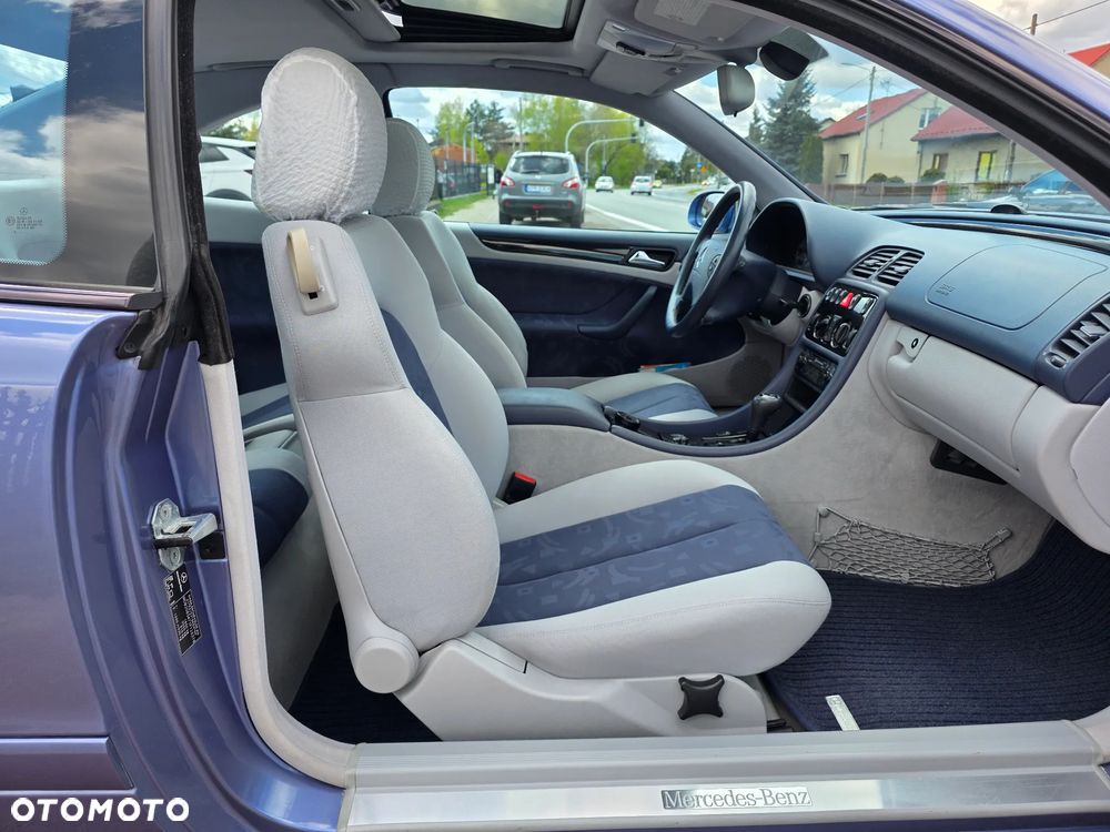 Mercedes-Benz CLK - 13