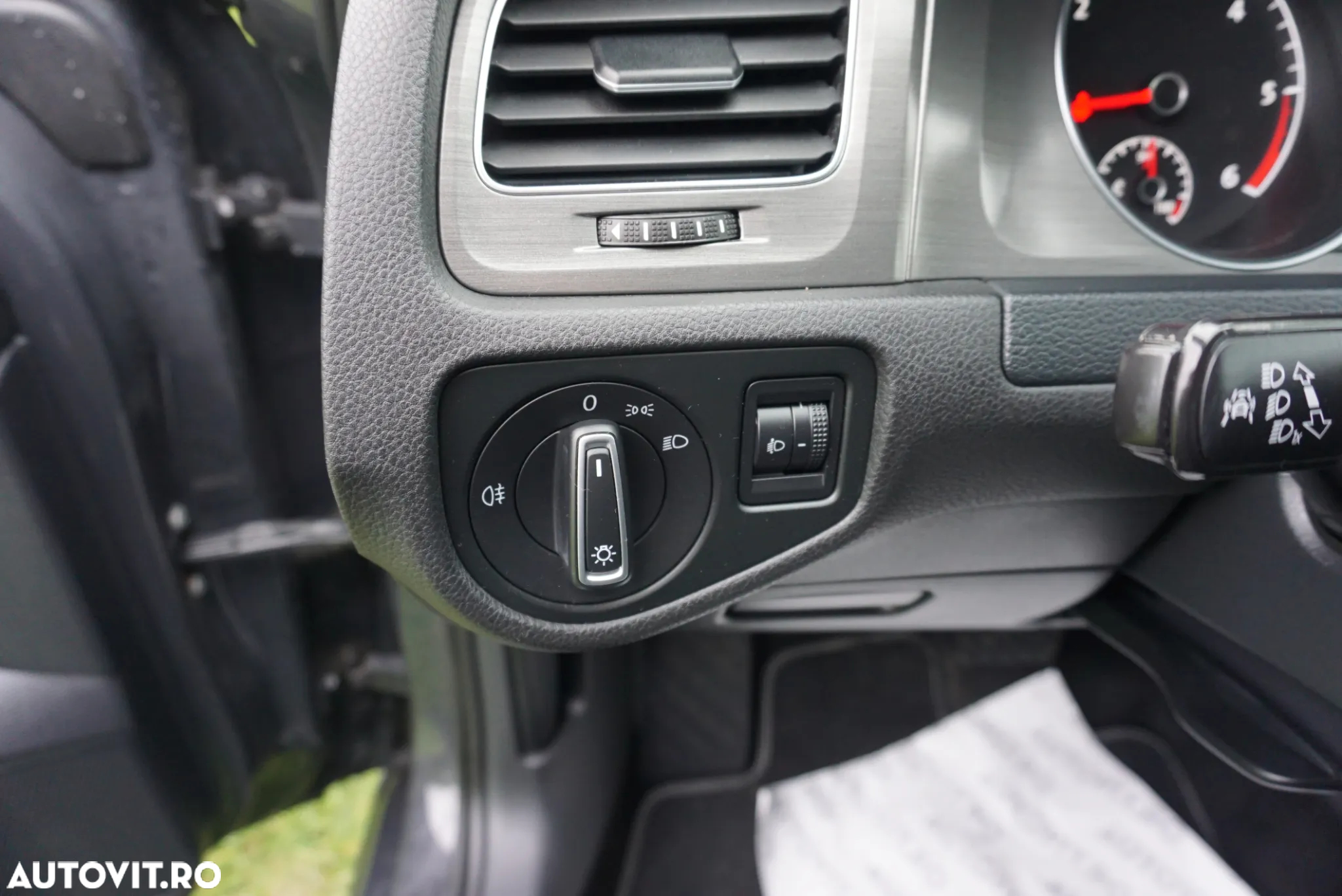 Volkswagen Golf 1.6 TDI BlueMotion Technology DPF Highline DSG - 18