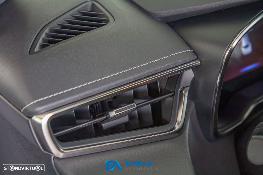 Toyota Corolla Touring Sports - 32