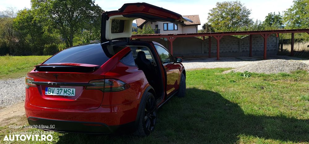 Tesla Model X - 13