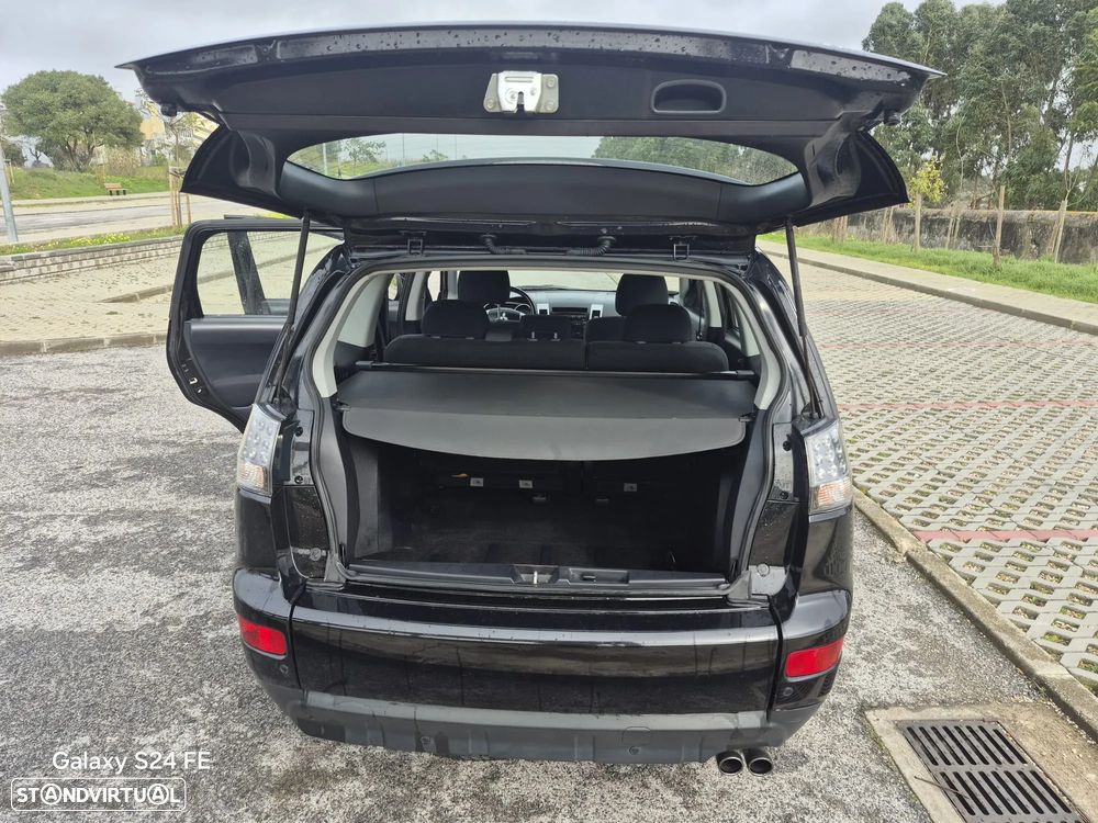 Mitsubishi Outlander 2.0 DI-D Intense 4WD - 6