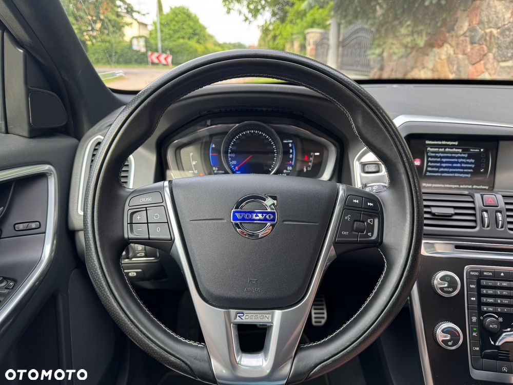 Volvo XC 60 D5 AWD R-Design Kinetic - 27