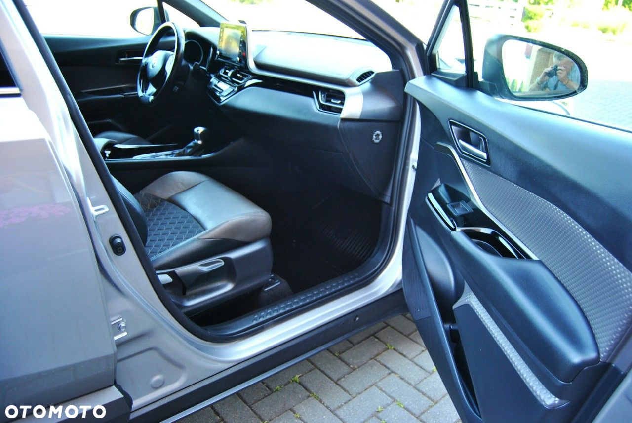 Toyota C-HR - 16