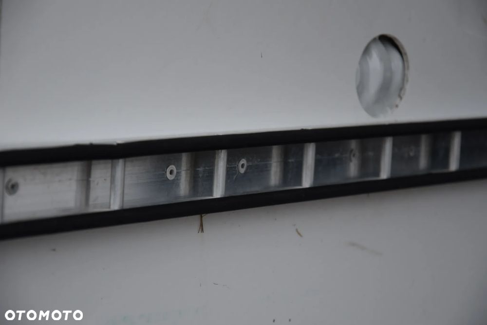 Iveco DAILY 35S12 / 2.3 - 120 KM / DOSTAWCZE / BLASZAK / KLIMA / TEMPOMAT / KLIMA / TRYB CITY / SERWISOWANY / SPROWADZONY Z NIEMIEC - 24