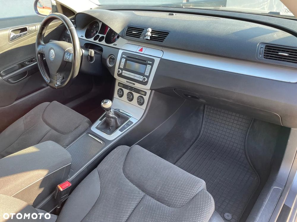 Volkswagen Passat 1.9 TDI Comfortline - 13