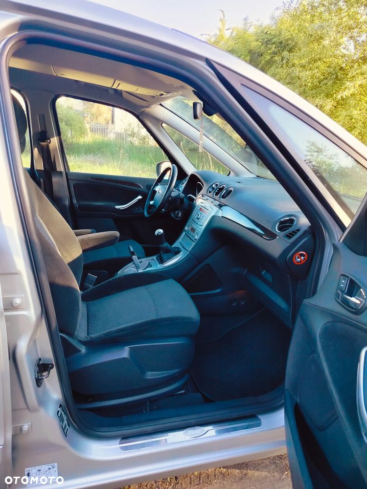 Ford Galaxy 2.0 Ghia - 13