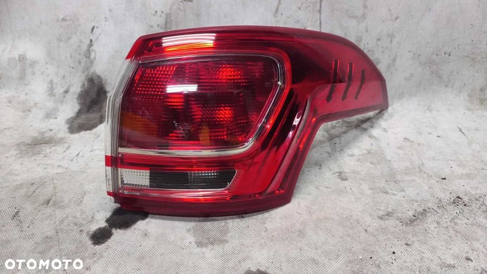 Lampa prawy tył zewnętrzna (w błotnik) Ford B-MAX AV11-13404-AG lekkie uszkodzenie - 1