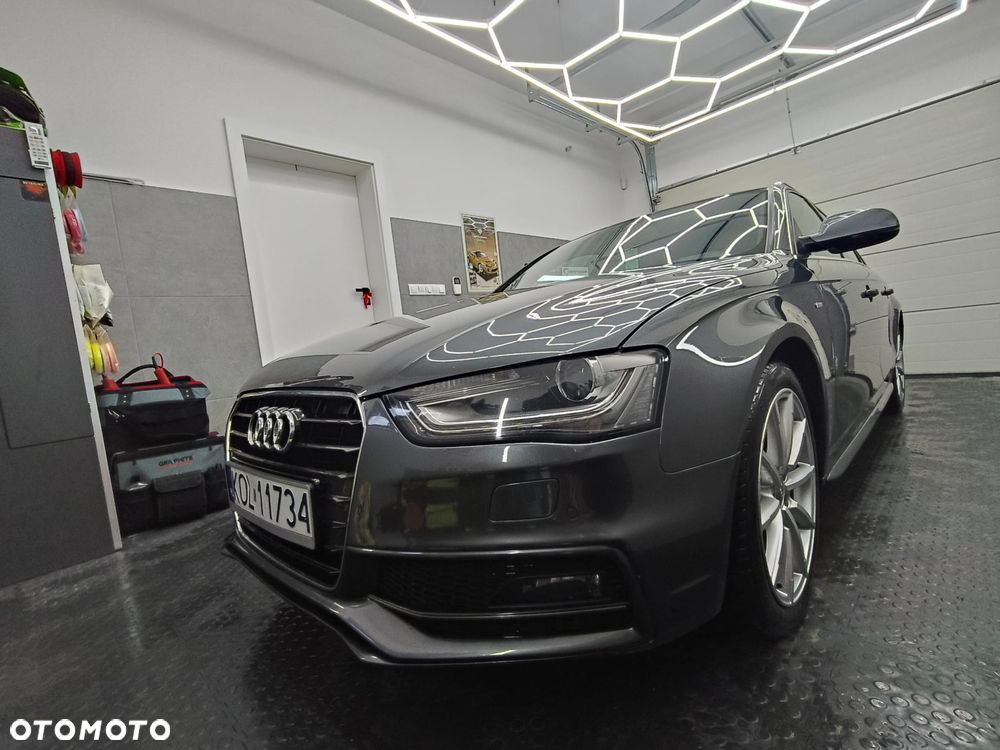 Audi A4 Avant 2.0 TDI Quattro Line S tronic - 3