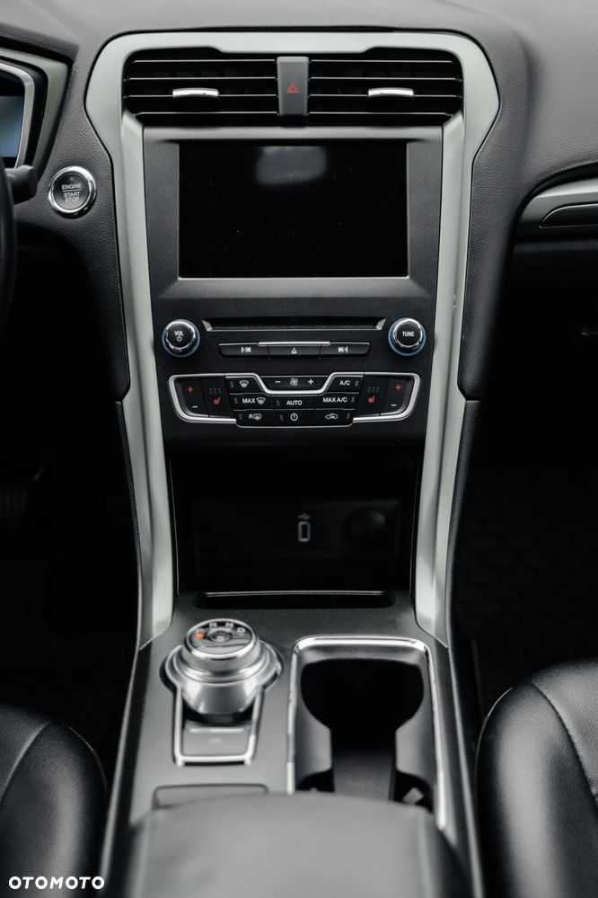 Ford Fusion - 29