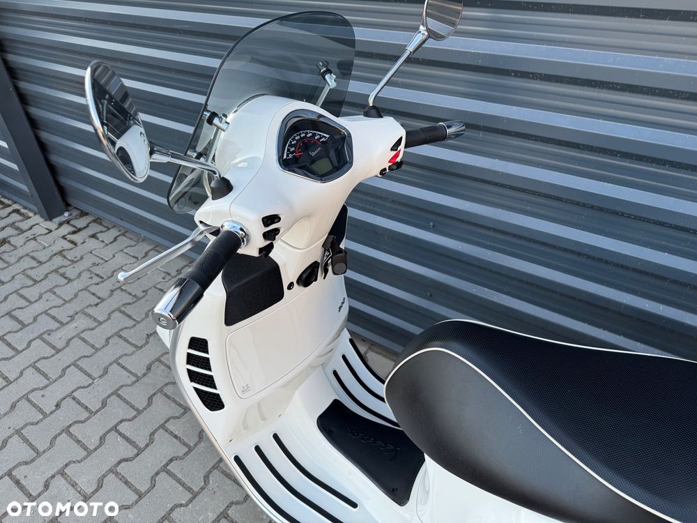 Piaggio Vespa - 10