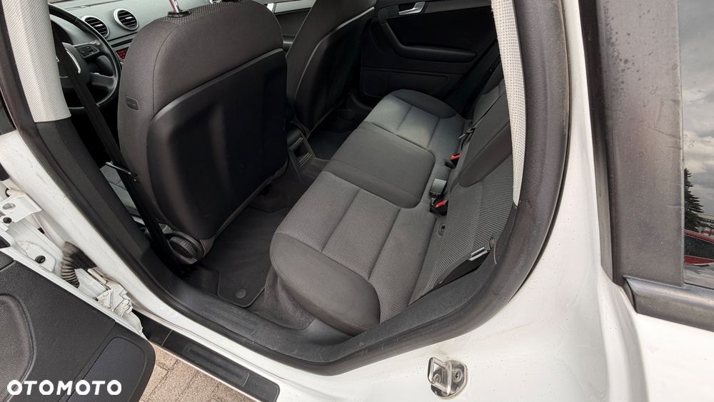 Audi A3 Sportback 1.6 TDI DPF Attraction - 16